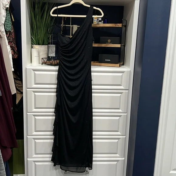 Connected appeal black dress 1 shoulder size  12  little shimmer Good Condition - Picture 7 of 10